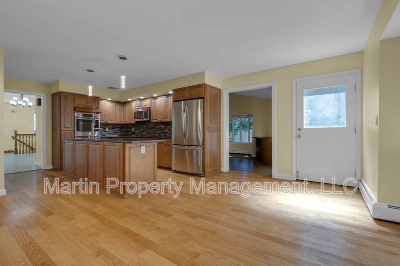 House for rent at 52 Rayburn Rd, Belmont, MA 02478