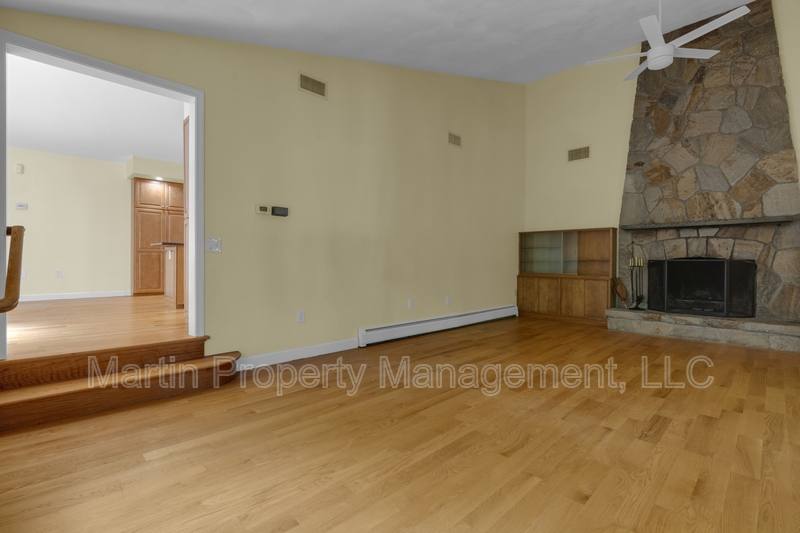 House for rent at 52 Rayburn Rd, Belmont, MA 02478