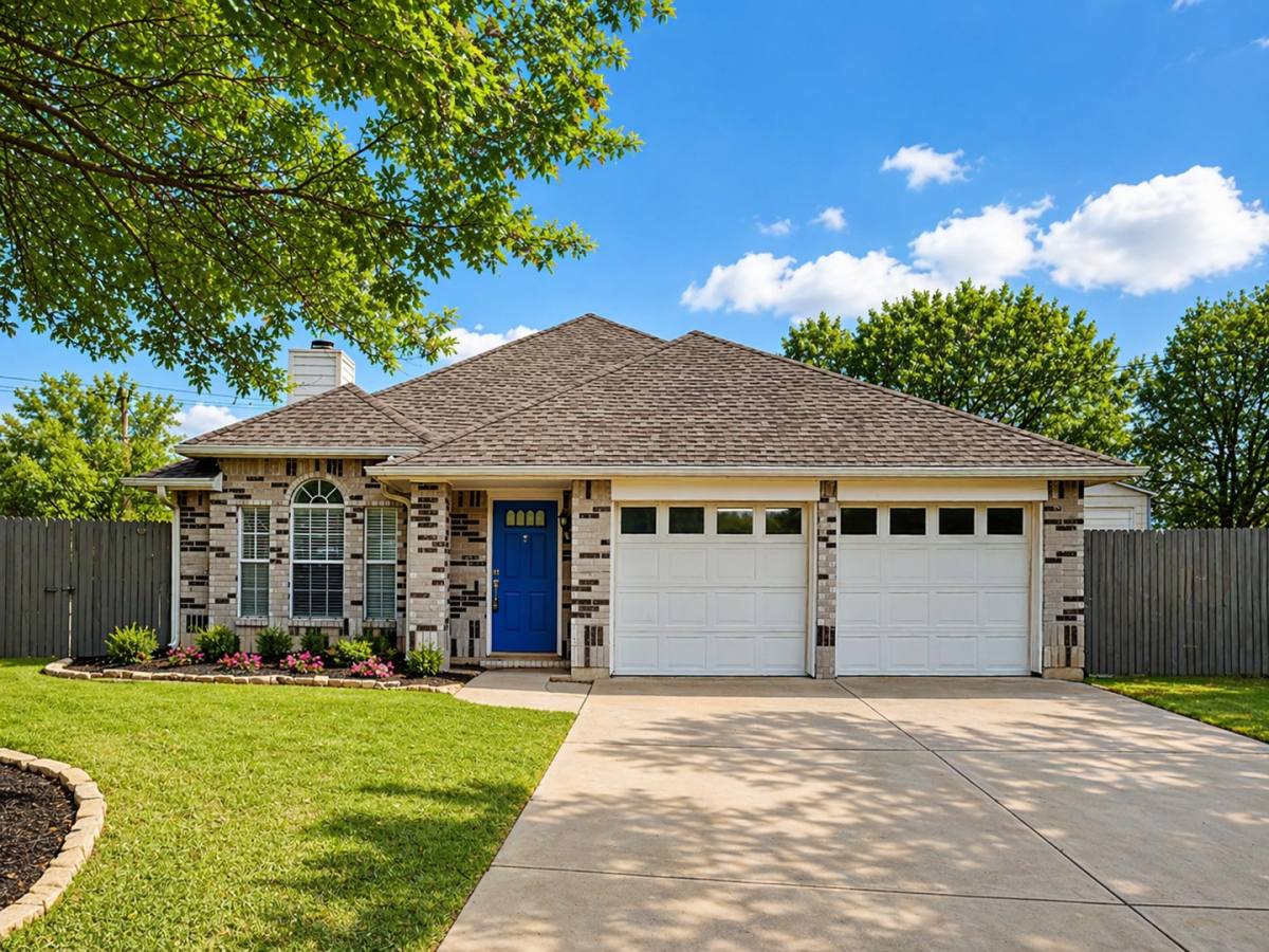 House for rent at 2829 Salado Trail, Fort Worth, TX 76118
