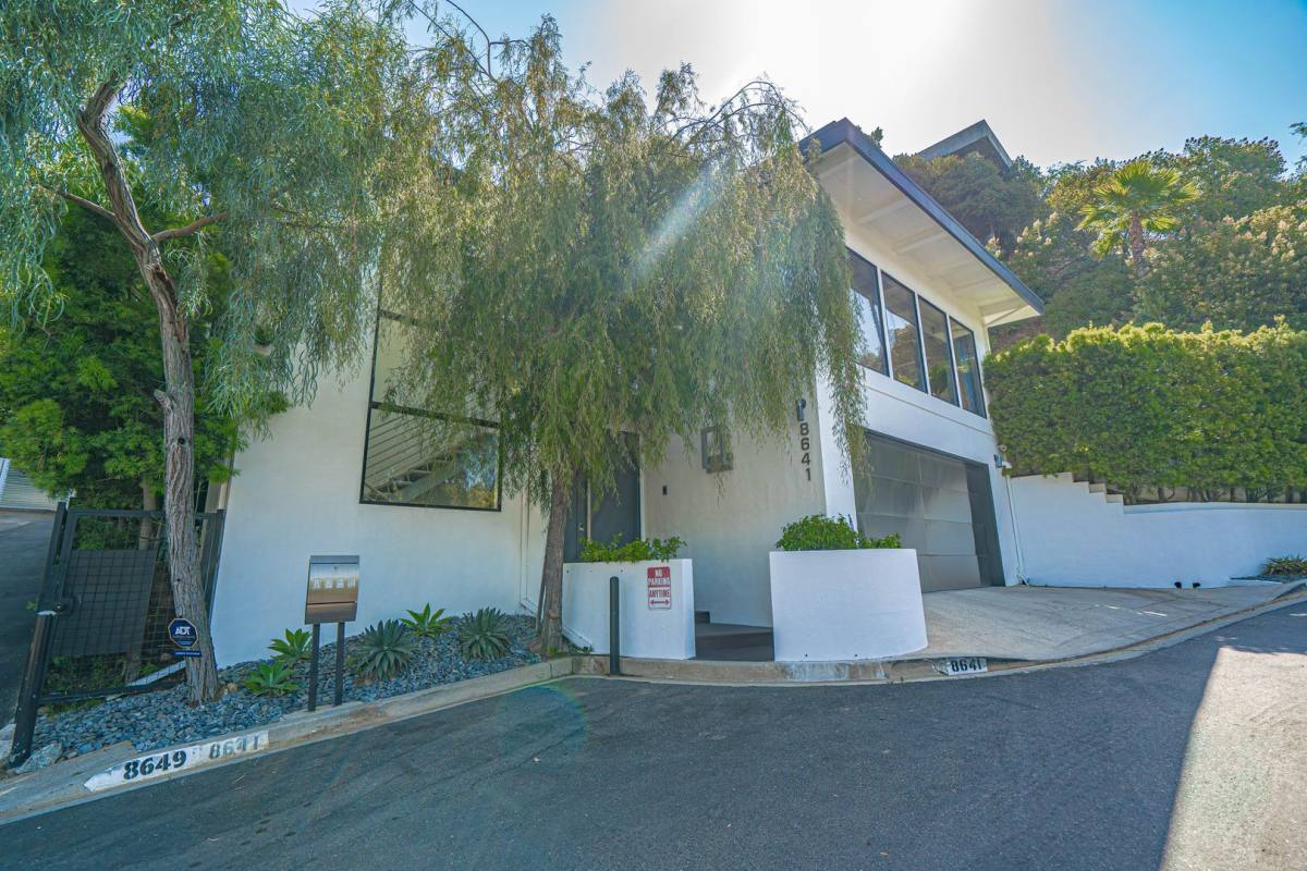 House for rent at 8641 Metz Place, West Hollywood, CA 90069
