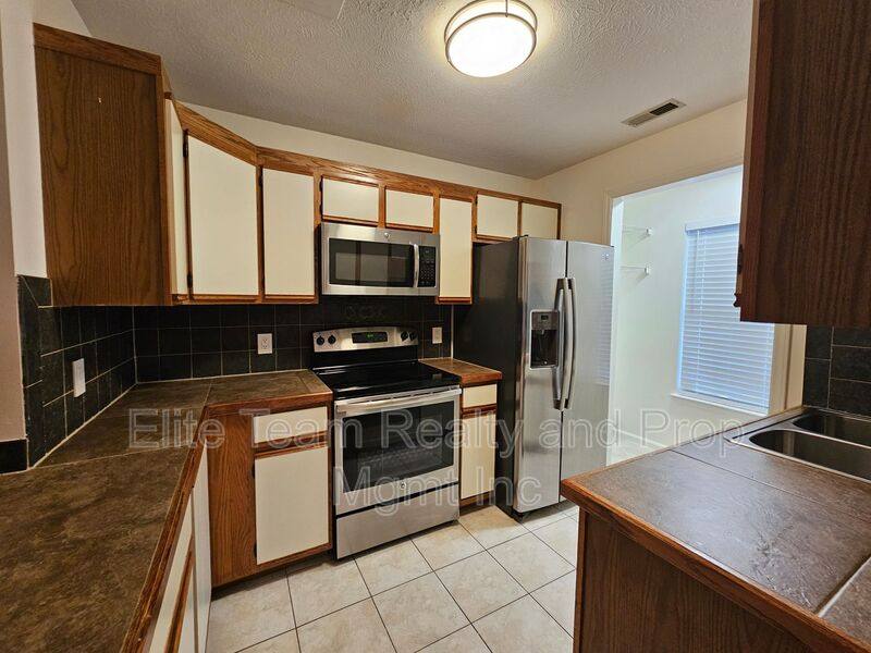 Townhouse for rent at 802 A Selwyn Oaks Court, Charlotte, NC 28209