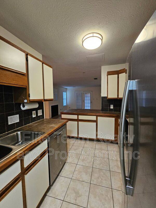 Townhouse for rent at 802 A Selwyn Oaks Court, Charlotte, NC 28209