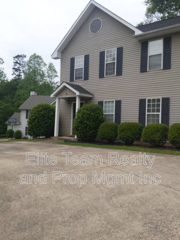 Townhouse for rent at 802 A Selwyn Oaks Court, Charlotte, NC 28209
