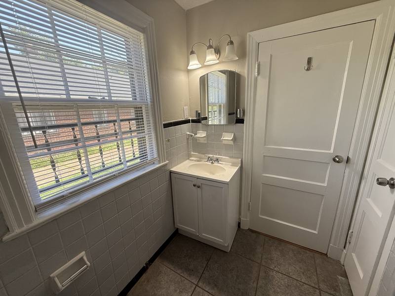 Apartment for rent at 1621 Glenview Ave #1623, Memphis, TN 38106
