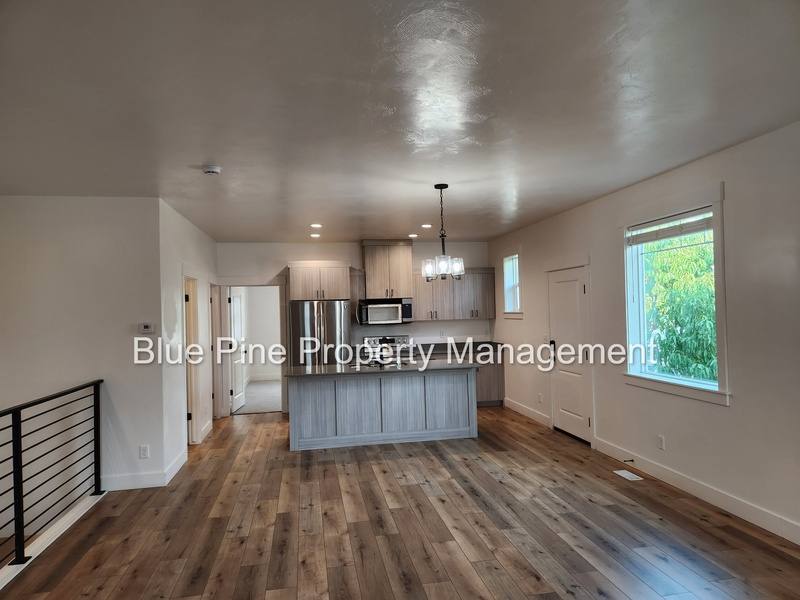 Townhouse for rent at 1664 S Higbee Ave, Idaho Falls, ID 83404
