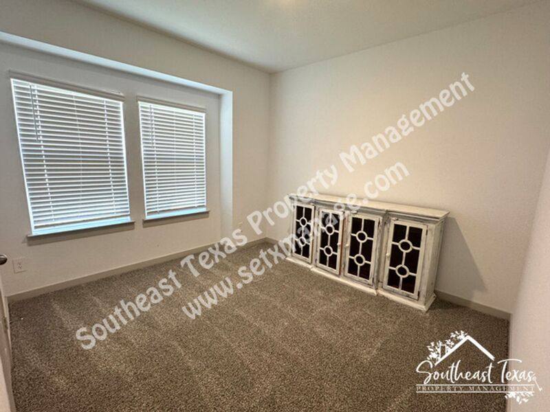 House for rent at 111 Lakeway Circle, Anahuac, TX 77514