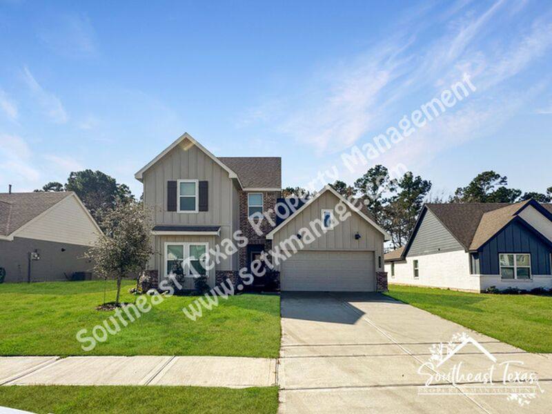 House for rent at 111 Lakeway Circle, Anahuac, TX 77514