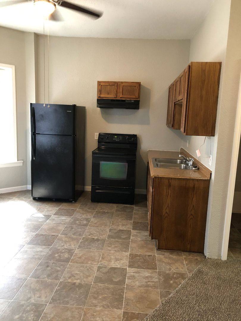 Apartment for rent at 1501 Francis, Saint Joseph, MO 64501