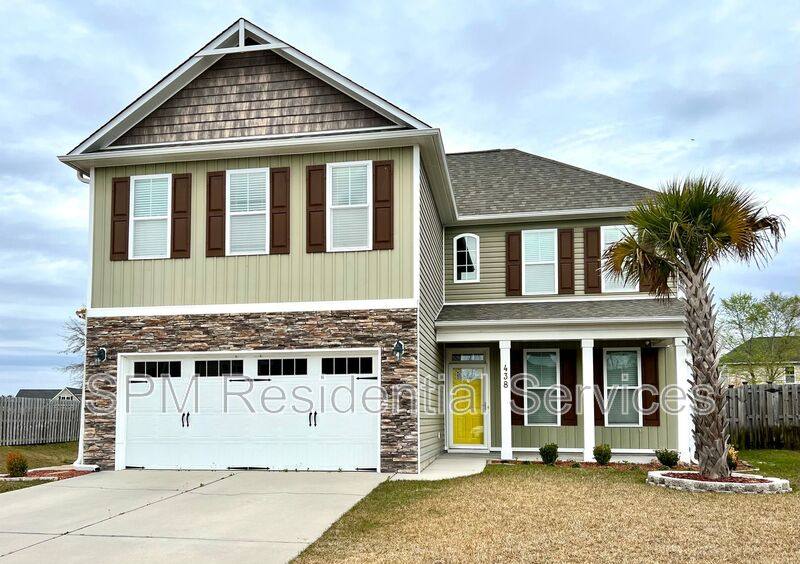 House for rent at 438 Riviera Dr, Wilmington, NC 28411