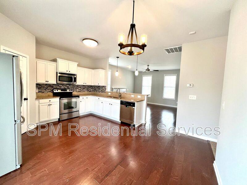 House for rent at 438 Riviera Dr, Wilmington, NC 28411