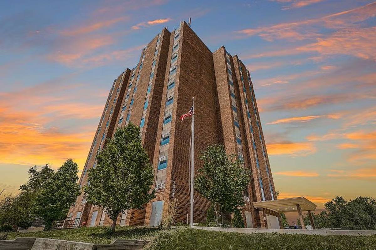 Apartment for rent at 1505 N Peoria Ave, Peoria, IL 61603