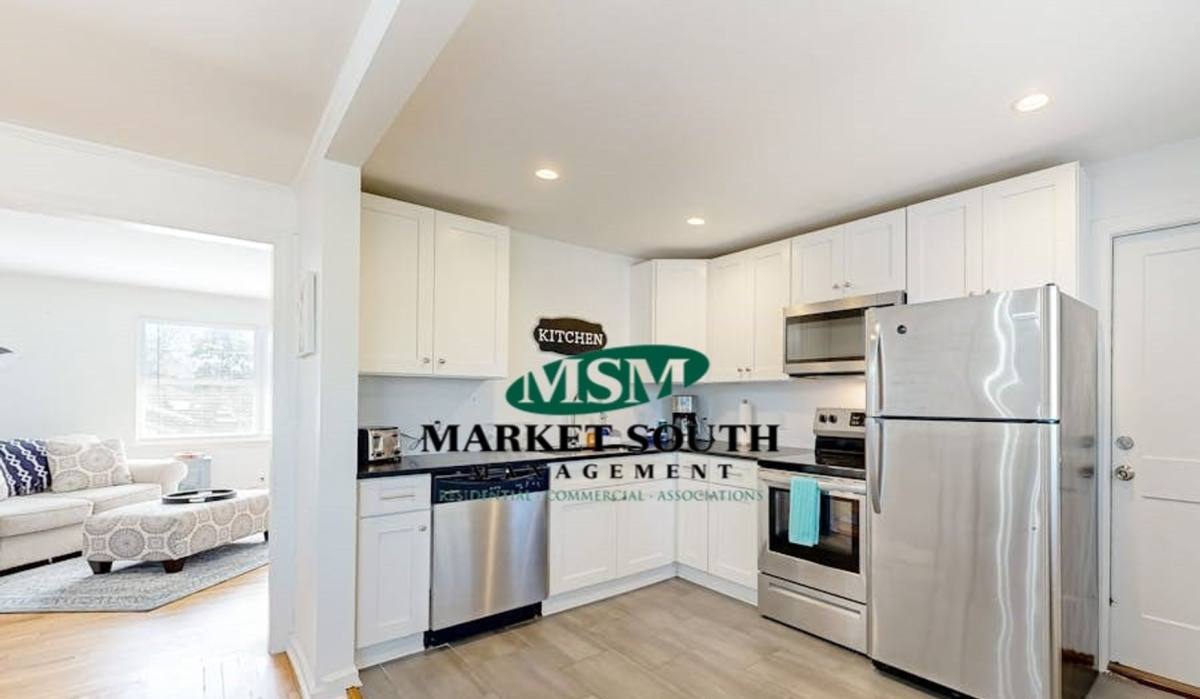 Apartment for rent at 2 W 53rd St, Savannah, GA 31405