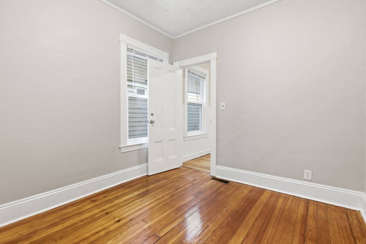 Apartment for rent at 35 Oakland St, Salem, MA 01970