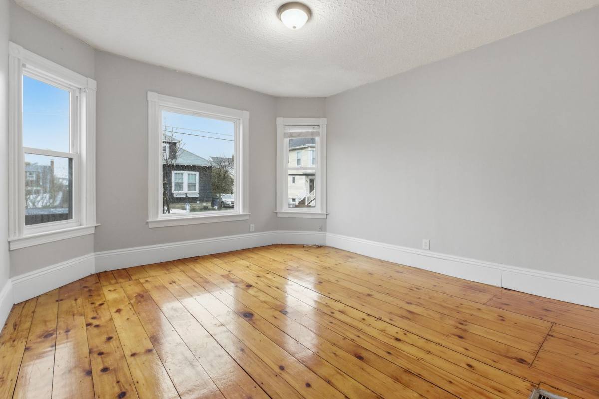 Apartment for rent at 35 Oakland St, Salem, MA 01970