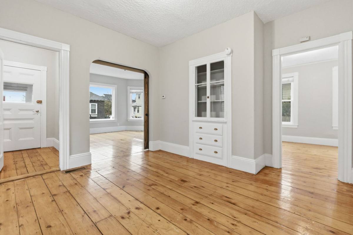 Apartment for rent at 35 Oakland St, Salem, MA 01970