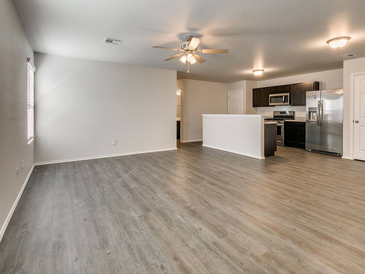 House for rent at 9633 Glover River Dr, Yukon, OK 73099