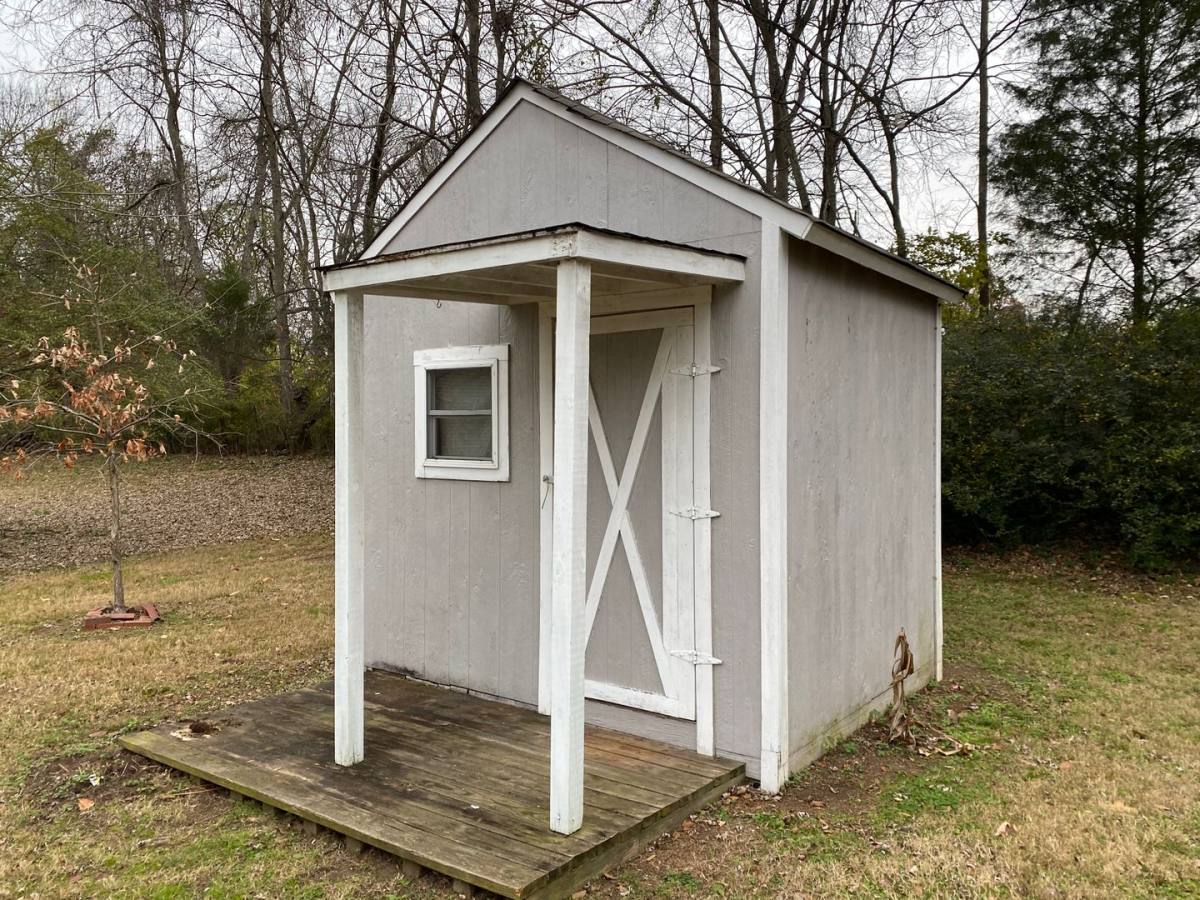 House for rent at 151 Edgewood Dr, Hendersonville, TN 37075