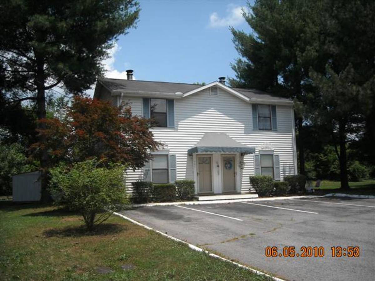 House for rent at 151 Edgewood Dr, Hendersonville, TN 37075