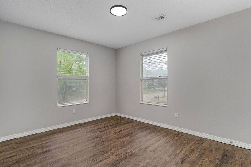 Apartment for rent at 1138 E Walnut St #5, Springfield, MO 65806