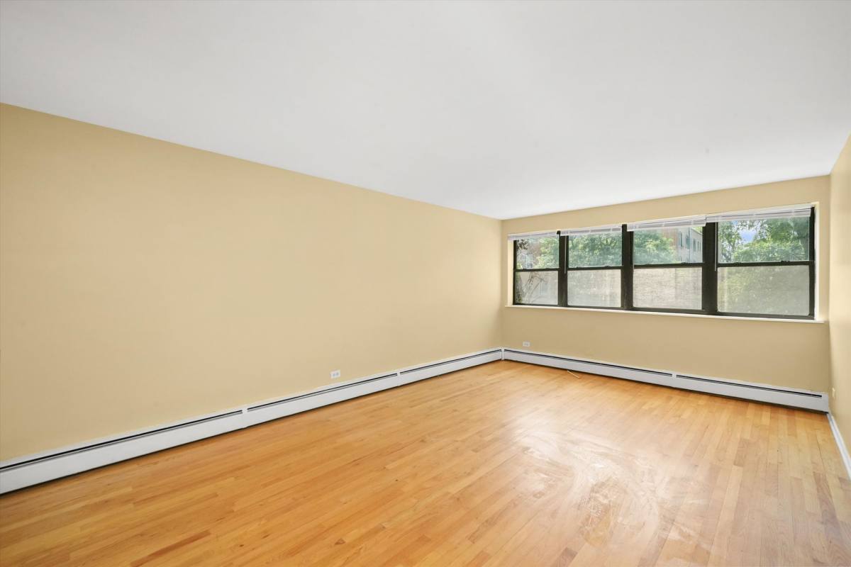 Apartment for rent at 7801 S Shore Dr, Chicago, IL 60649
