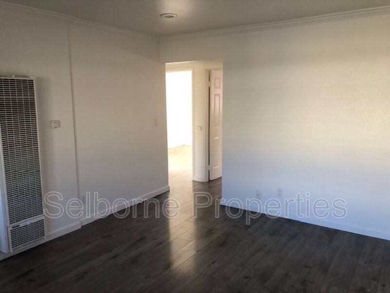 Apartment for rent at 1523 8th Ave #I, Oakland, CA 94606