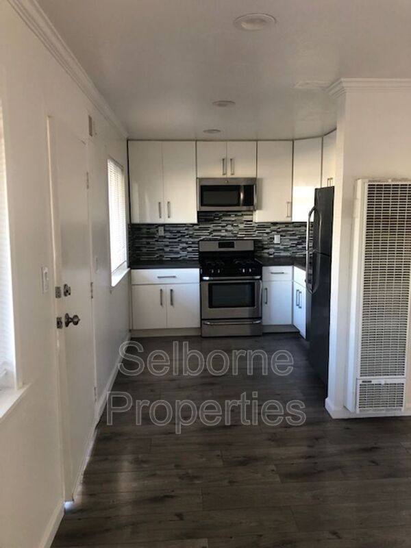 Apartment for rent at 1523 8th Ave #I, Oakland, CA 94606