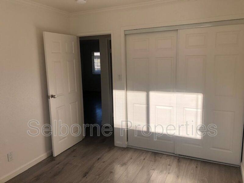 Apartment for rent at 1523 8th Ave #I, Oakland, CA 94606