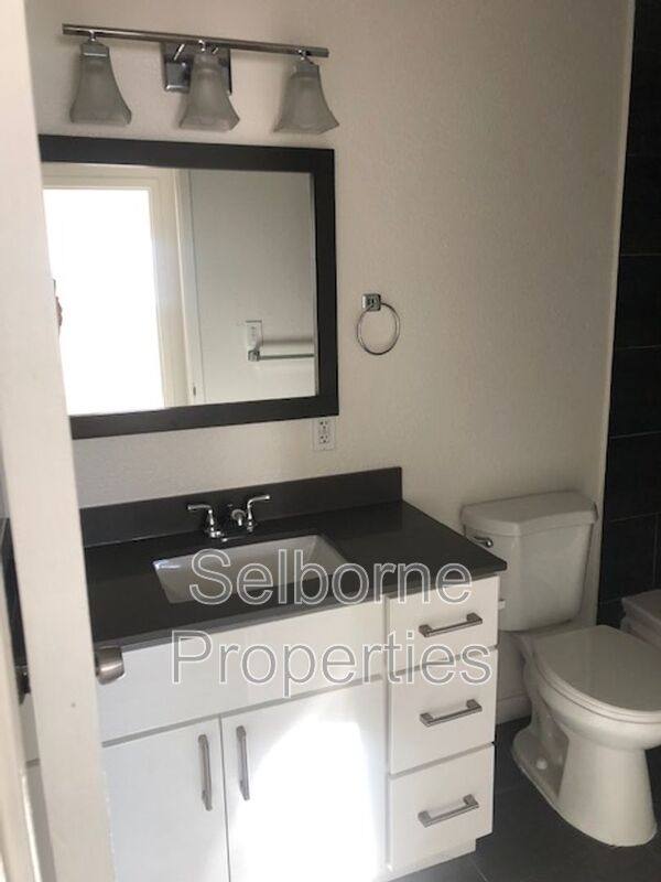 Apartment for rent at 1523 8th Ave #I, Oakland, CA 94606