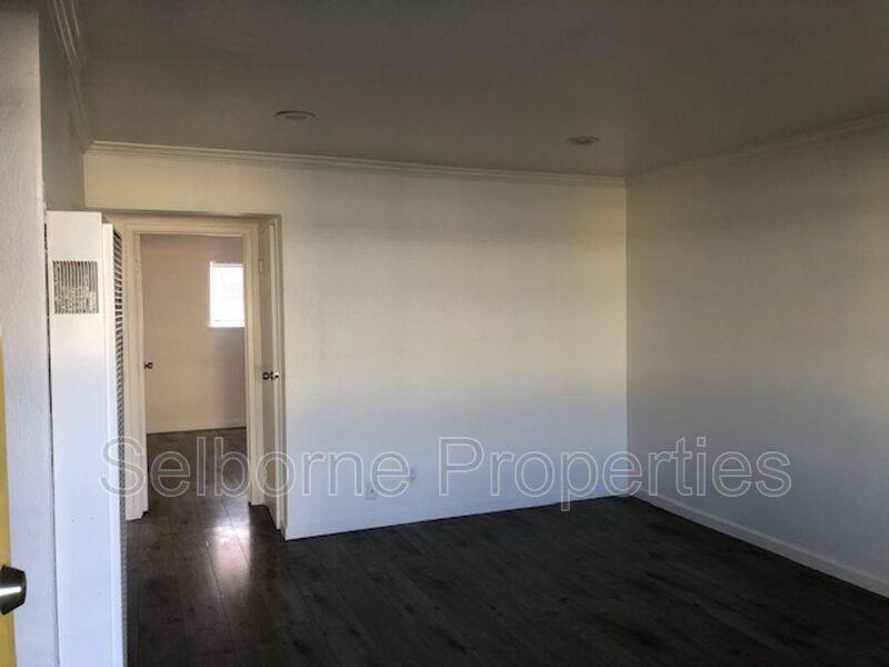 Apartment for rent at 1523 8th Ave #I, Oakland, CA 94606