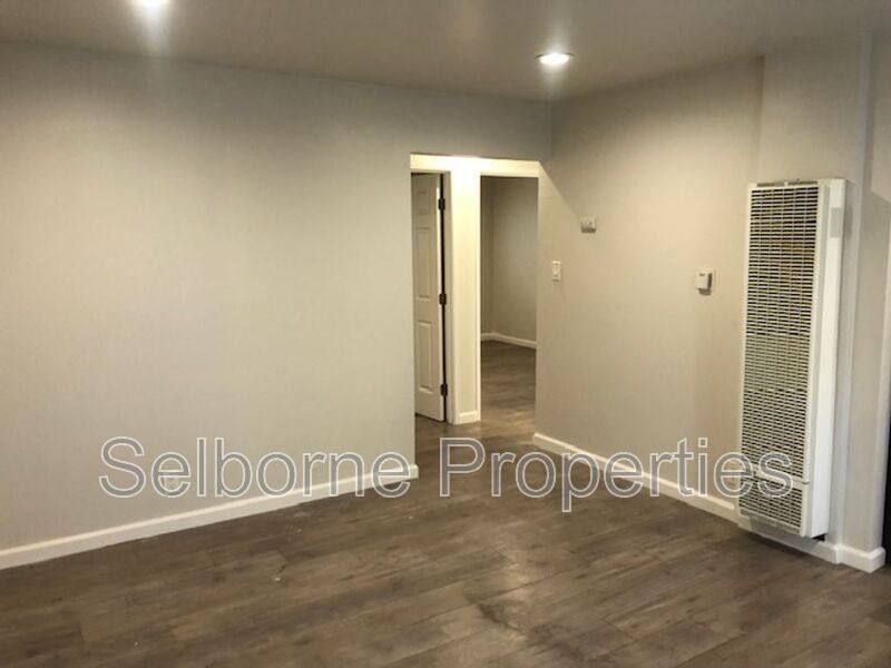 Apartment for rent at 1537 8th Ave #B, Oakland, CA 94606