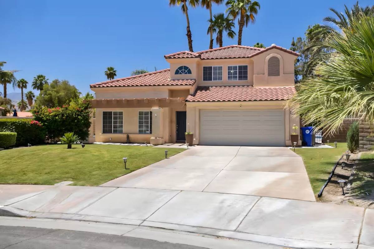 House for rent at 40605 Ventana Court, Palm Desert, CA 92260