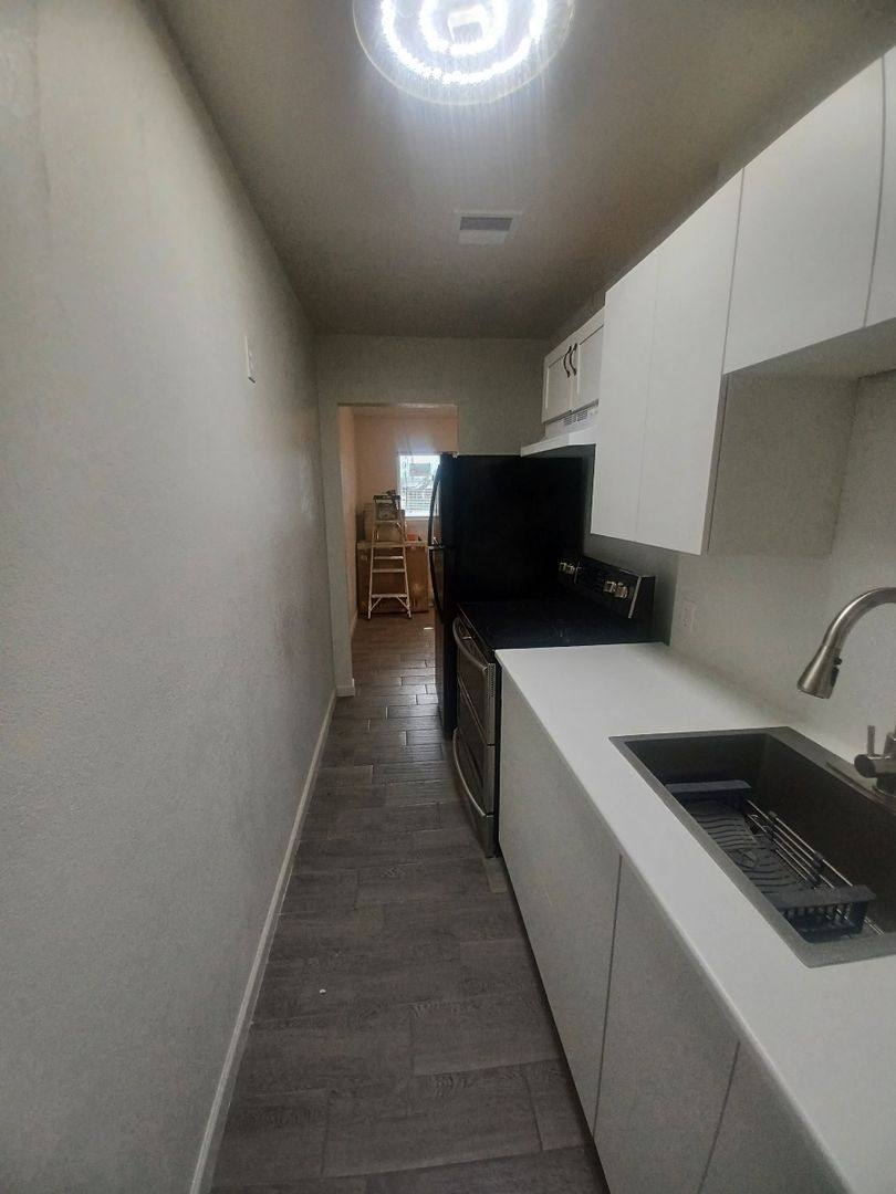 Apartment for rent at 2033 W Madison St, Phoenix, AZ 85009