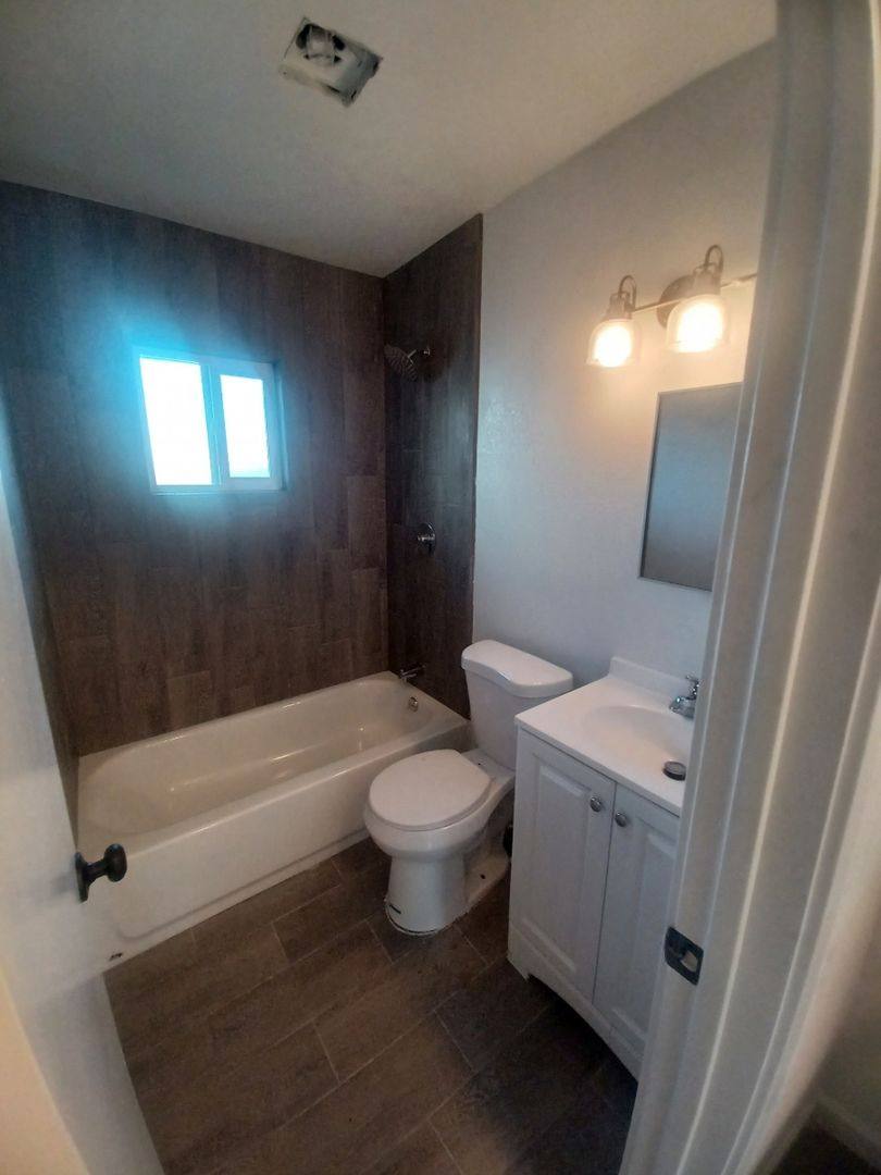 Apartment for rent at 2033 W Madison St, Phoenix, AZ 85009