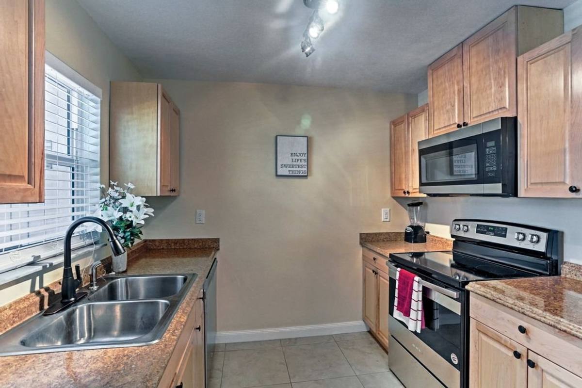 Apartment for rent at 4120 SE 18th Place, Cape Coral, FL 33904