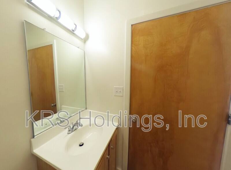 Apartment for rent at 900 W Broad, Richmond, VA 23230