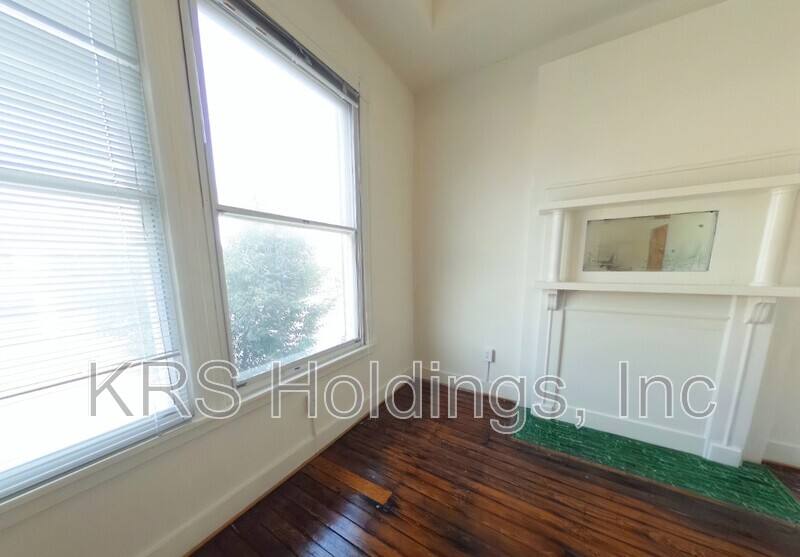 Apartment for rent at 900 W Broad, Richmond, VA 23230