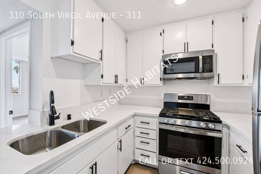 Apartment for rent at 310 S Virgil Ave, Los Angeles, CA 90020