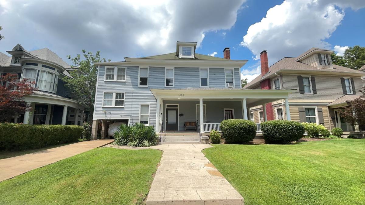 Apartment for rent at 1298 Carr Ave, Memphis, TN 38104