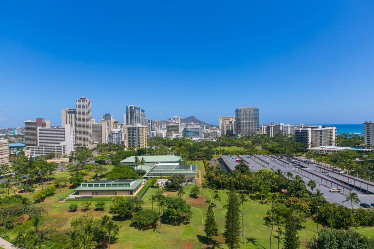 Apartment for rent at 1910 Ala Moana Blvd, Honolulu, HI 96815