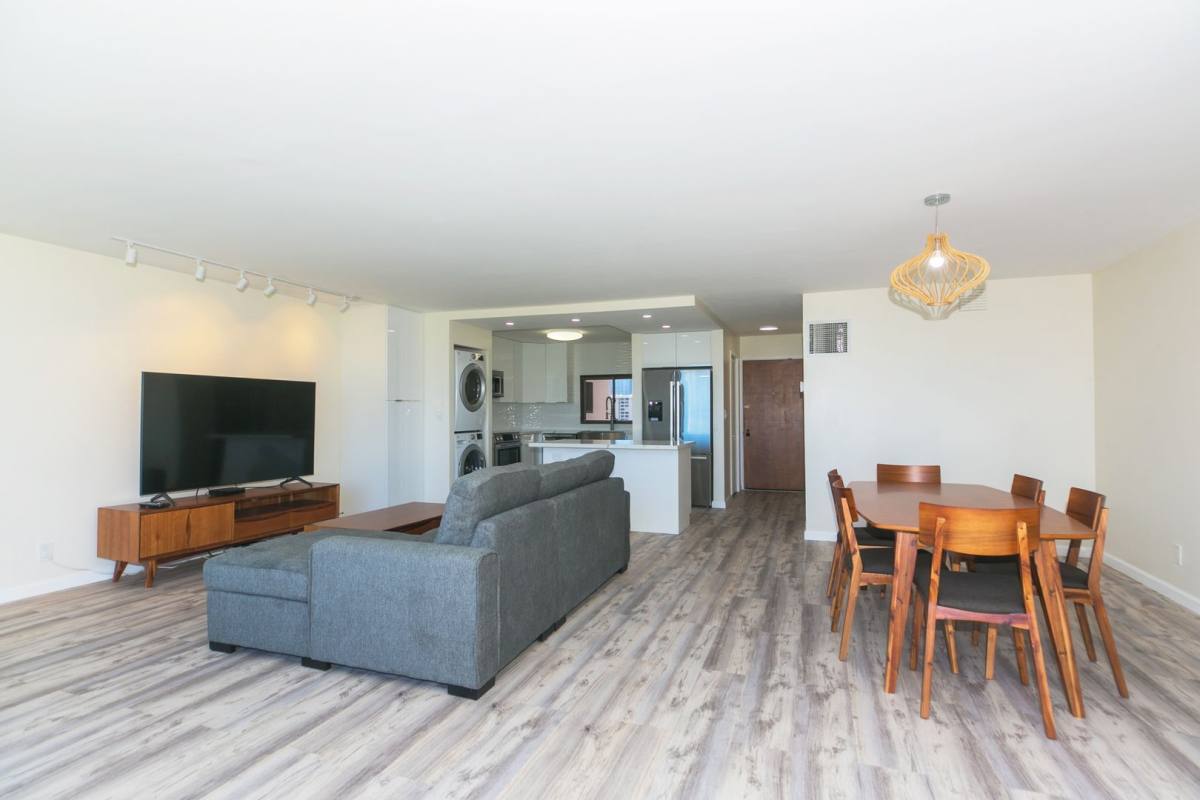 Apartment for rent at 1910 Ala Moana Blvd, Honolulu, HI 96815