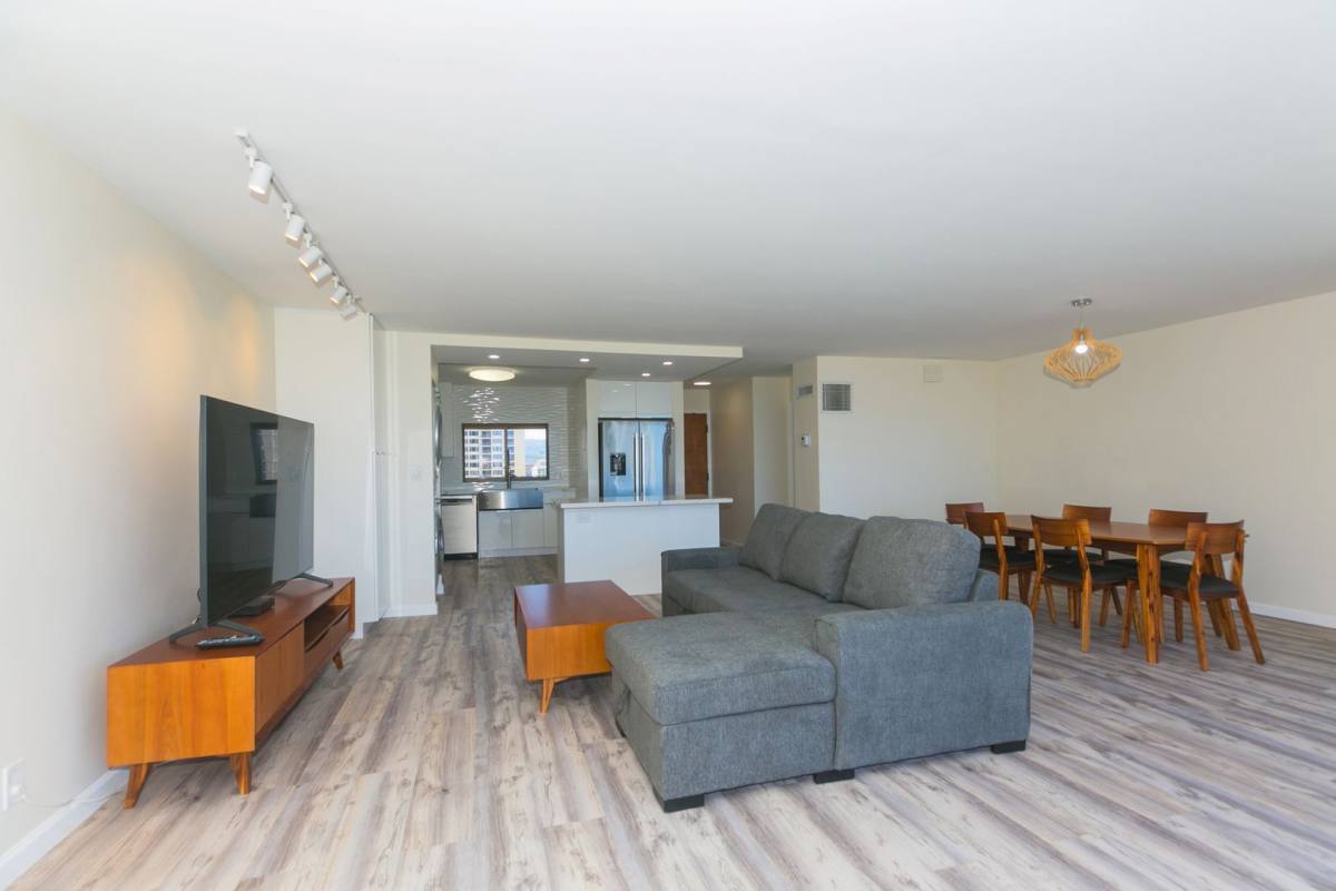 Apartment for rent at 1910 Ala Moana Blvd, Honolulu, HI 96815
