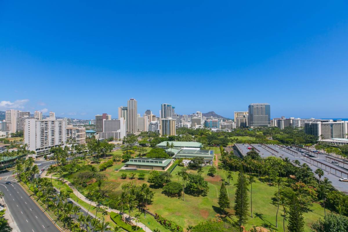Apartment for rent at 1910 Ala Moana Blvd, Honolulu, HI 96815