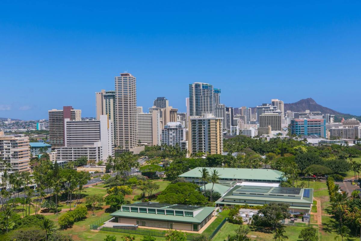Apartment for rent at 1910 Ala Moana Blvd, Honolulu, HI 96815
