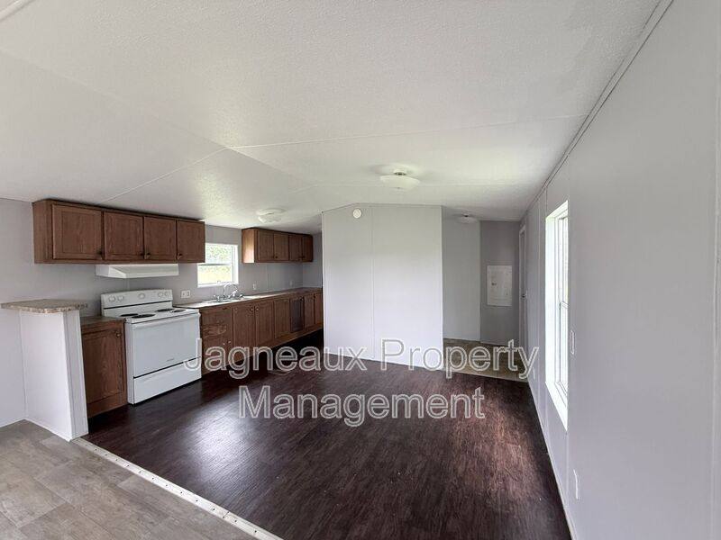 House for rent at 1908 Center St, Vinton, LA 70668
