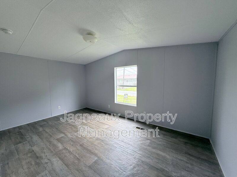 House for rent at 1908 Center St, Vinton, LA 70668