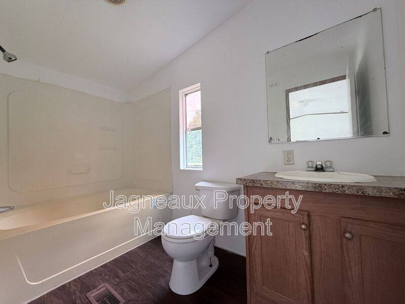House for rent at 1908 Center St, Vinton, LA 70668