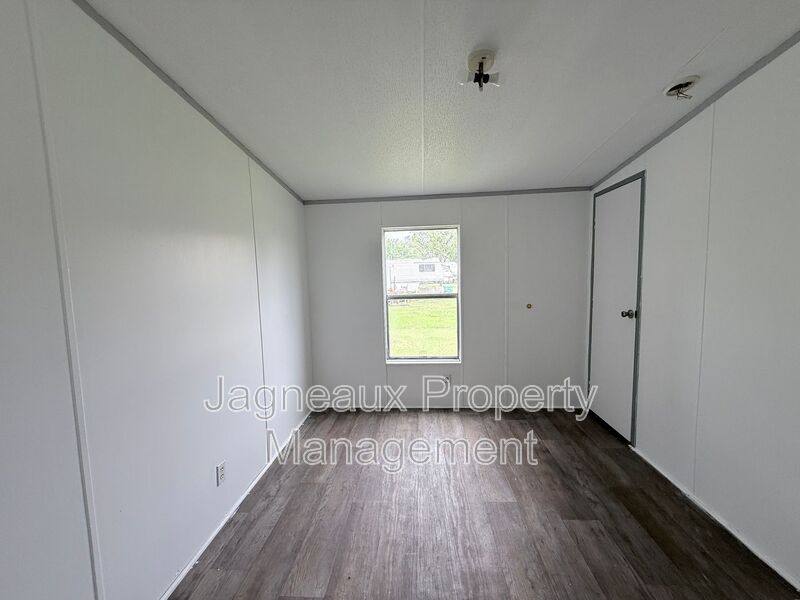 House for rent at 1908 Center St, Vinton, LA 70668