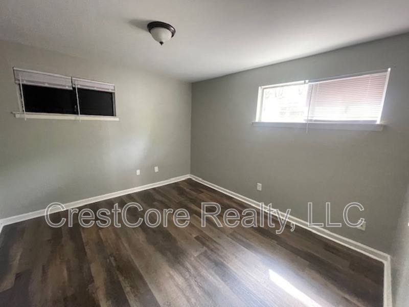 Apartment for rent at 3019 Carnes Ave, Memphis, TN 38111