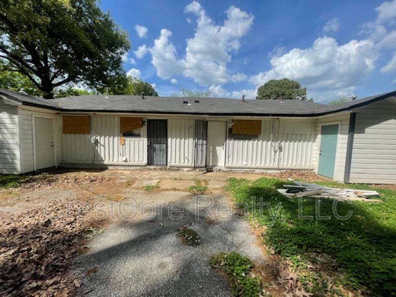 Apartment for rent at 3019 Carnes Ave, Memphis, TN 38111