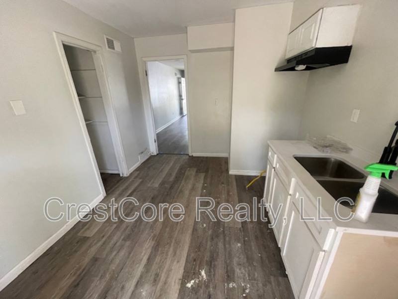 Apartment for rent at 3019 Carnes Ave, Memphis, TN 38111